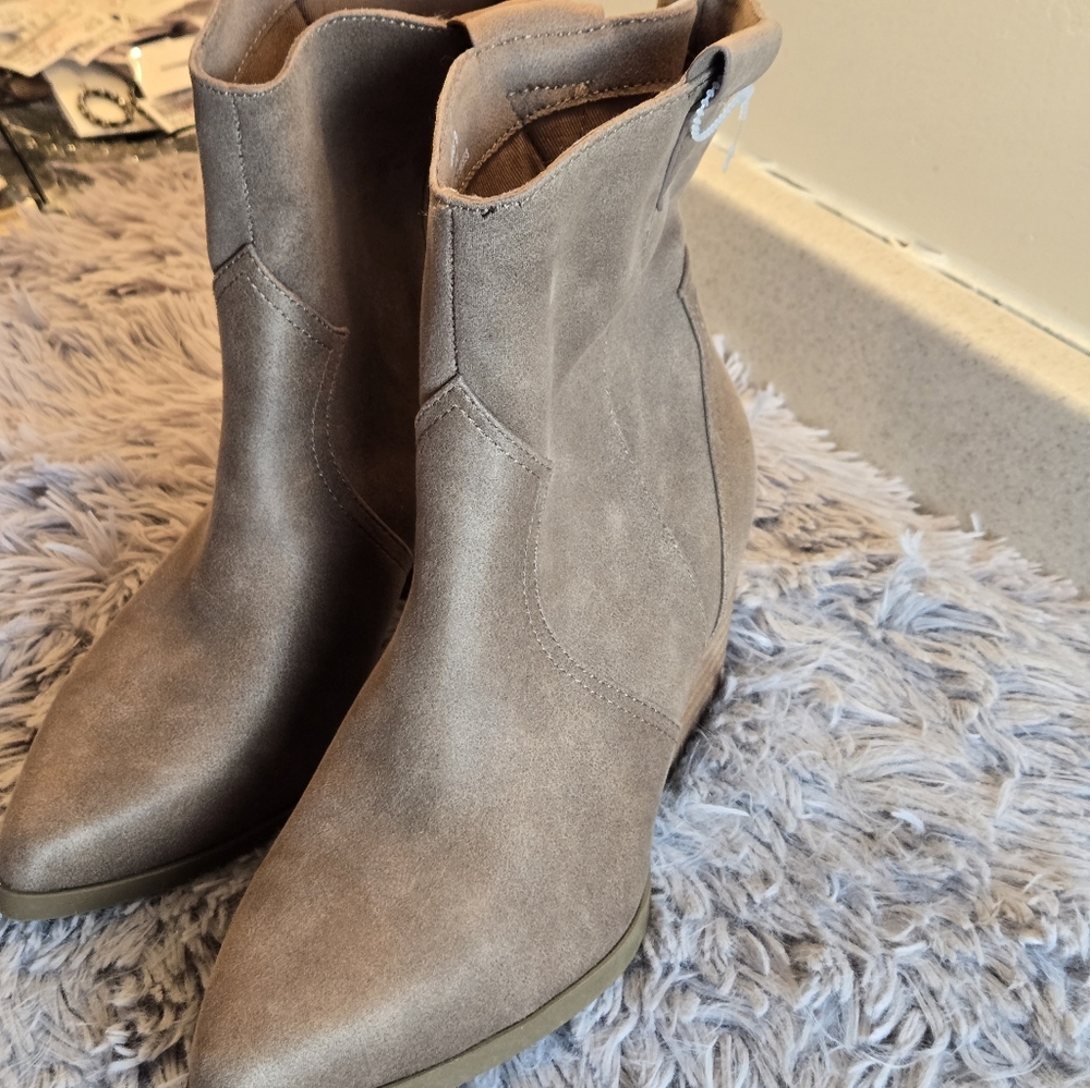Dolce Vita Tan Suede Ankle Boots Western Style Size 9 New - Picture 8 of 13
